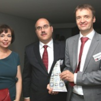 Am Bild die Präsidentin des Österreichischen Patentamtes mit den Gewinnern des Europäischen Erfinderpreises 2016 in der Kategorie Industrie