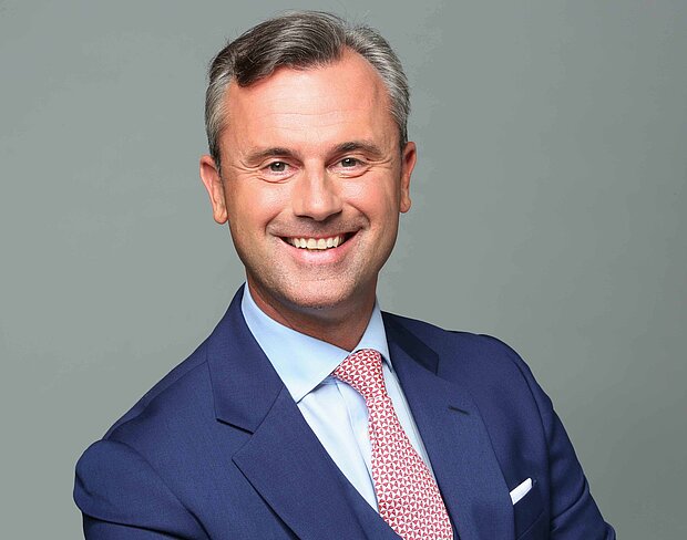 Portrait von Bundesminister Norbert Hofer