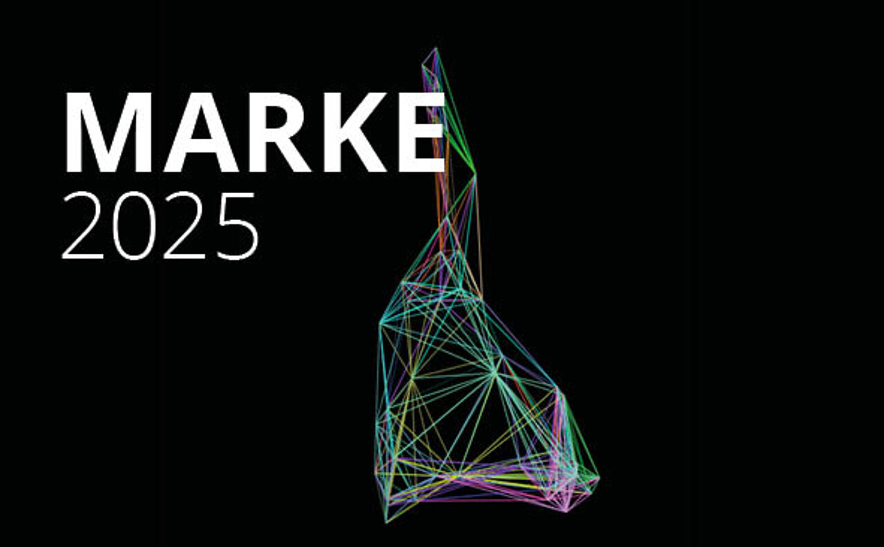 buntes Geflecht vor schwarzem Hintergrund mit der Aufschrift MARKE 2025