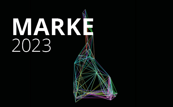 buntes geometrisches Geflecht vor schwarzem Hintergrund mit der Aufschrift MARKE 2022